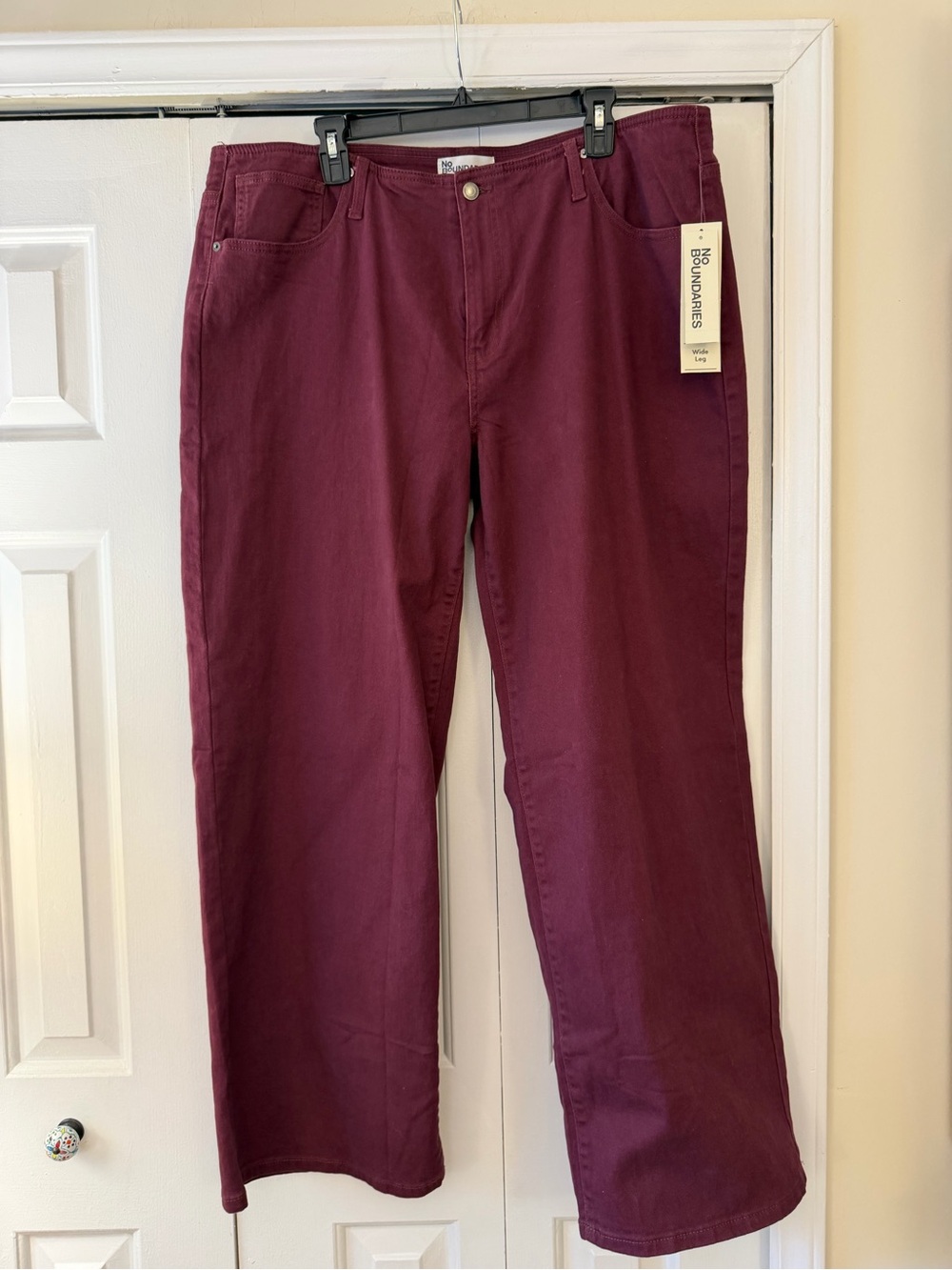 No Boundaries Women's Burgundy Wide Leg Jeans, sz XXL (20)